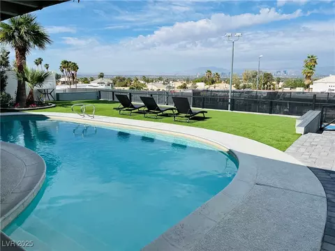 189 Ortiz Ct, Las Vegas, NV 89110