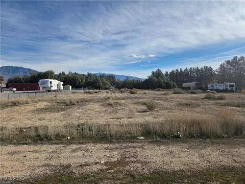 2331 N Linda St, Pahrump, NV 89060