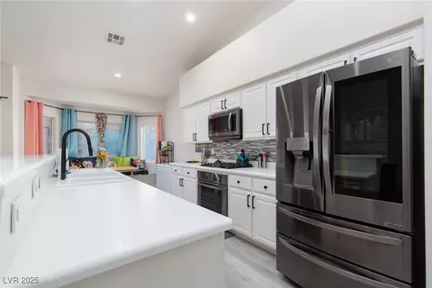 1110 Winter Storm Dr, Henderson, NV 89052