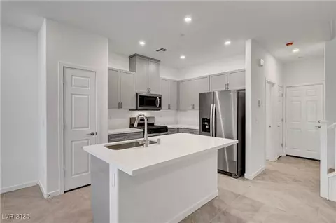 1175 Heliodor Ave, Henderson, NV 89011