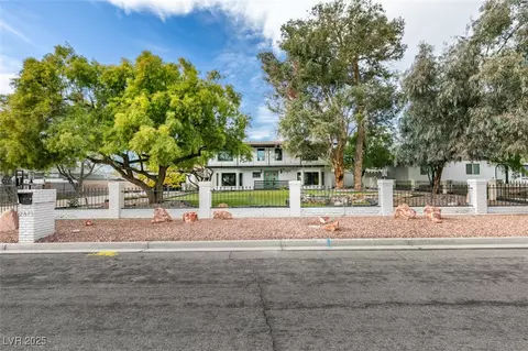 2875 Rosanna St, Las Vegas, NV 89117