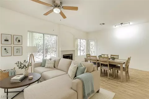 1900 N Torrey Pines Dr #221, Las Vegas, NV 89108