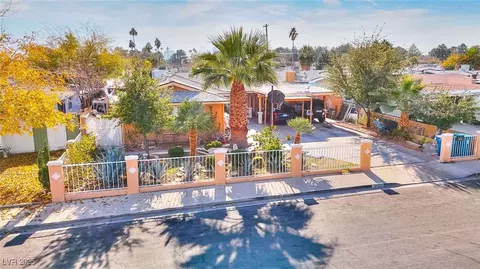 3709 El Conlon Ave, Las Vegas, NV 89102