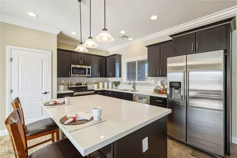6981 Queenswood Ct, Pahrump, NV 89061