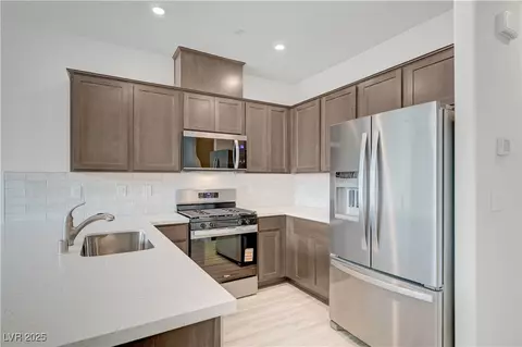 606 Bellus Pl, Henderson, NV 89015