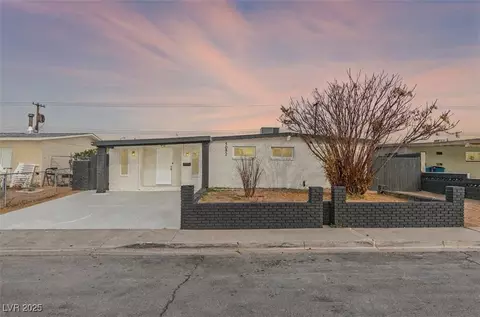 5052 Newton Dr, Las Vegas, NV 89122