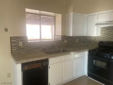 Kitchen - 3027 Soledad Dr, Laughlin, NV 89029 photo 1 of 3