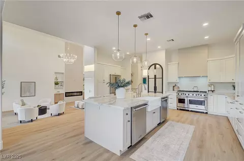 1 Ibis Ct, Henderson, NV 89052