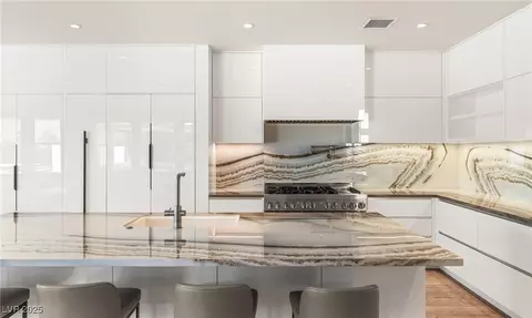 11453 Glowing Sunset Ln, Las Vegas, NV 89135