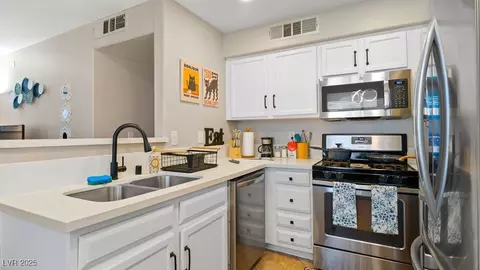 3123 Key Largo Dr #101, Las Vegas, NV 89120