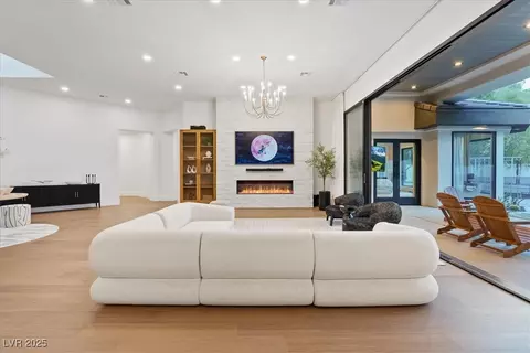 1416 Iron Hills Ln, Las Vegas, NV 89134