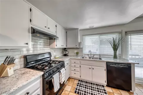 5270 Burnham Ave, Las Vegas, NV 89119