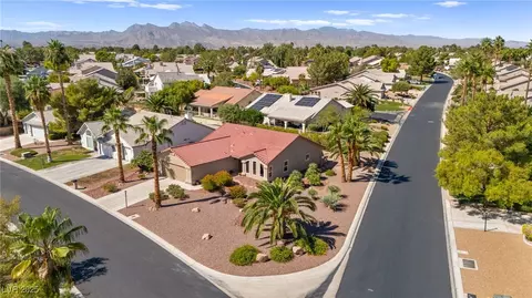 5245 Woodlawn Ln, Las Vegas, NV 89130