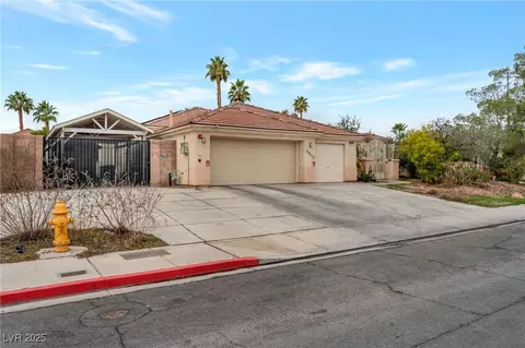3813 Maverick St, Las Vegas, NV 89108