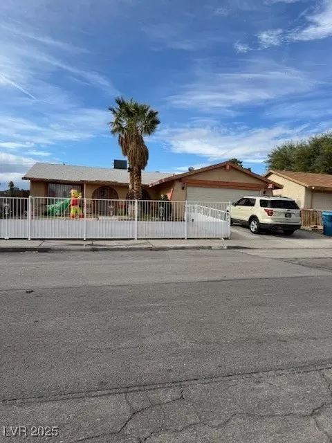 3631 Briarcliff Rd, Las Vegas, NV 89115