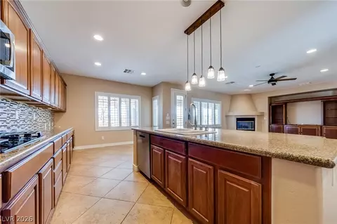 8177 Bay Colony St, Las Vegas, NV 89131