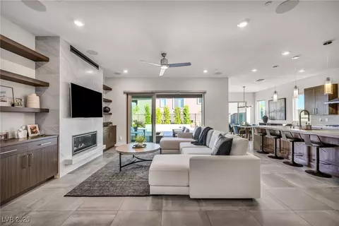 218 Springbough Ln, Las Vegas, NV 89138