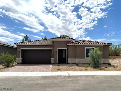 5699 E Victoria Falls Dr, Pahrump, NV 89048