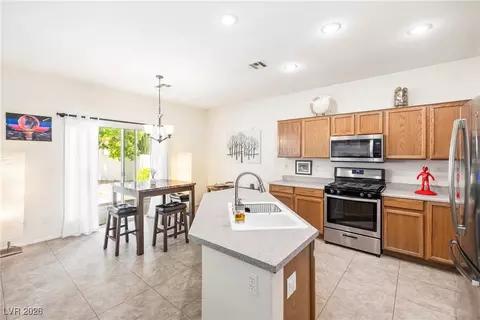 5769 Larkdale St, Las Vegas, NV 89120