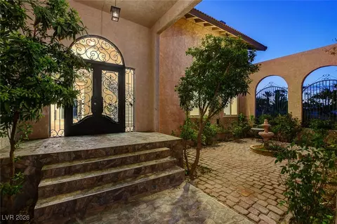 5167 Jarom St, Las Vegas, NV 89120