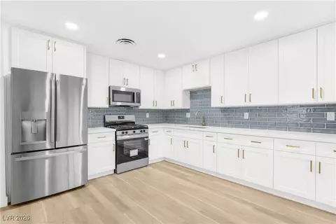 2805 Sandy Ln, Las Vegas, NV 89115