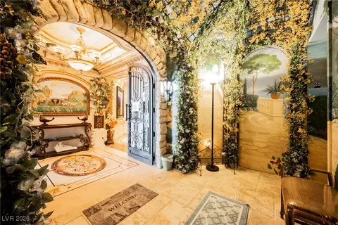2747 Paradise Rd #2801, Las Vegas, NV 89109