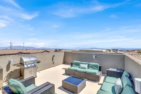 124 Lomita Heights Dr, Las Vegas, NV 89138