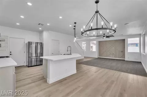 576 Foster Springs Rd, Las Vegas, NV 89148
