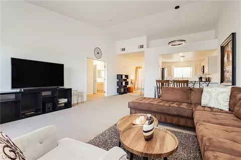 424 Pine Haven St #203, Las Vegas, NV 89144
