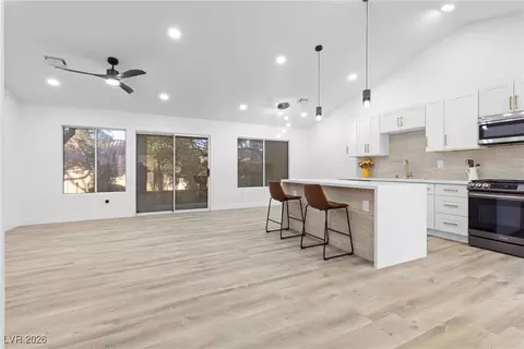 9512 Eagle Valley Dr, Las Vegas, NV 89134