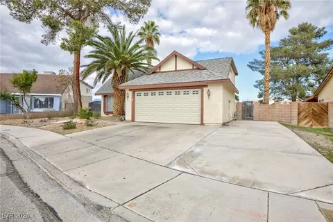 7290 Mountain Moss Dr, Las Vegas, NV 89147