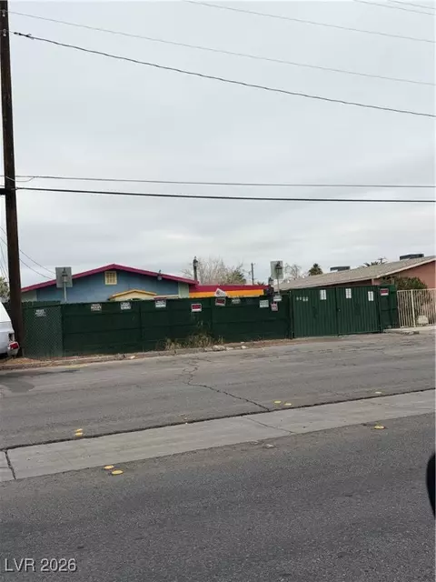 2999 Olive St, Las Vegas, NV 89104