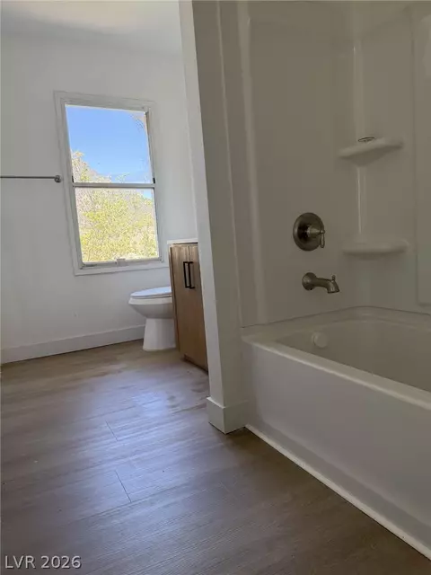 Bath - 1 Carson Ct, Ely, NV 89301 photo 2 of 3