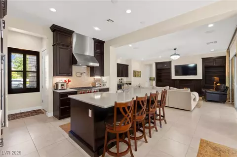 6810 Silver Crescent St, Las Vegas, NV 89148