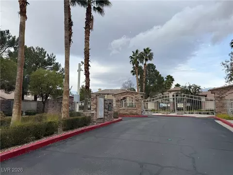 1704 Queen Victoria St #104, Las Vegas, NV 89144