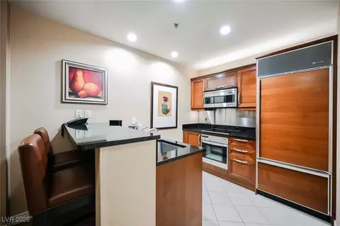 145 Harmon Ave #208, Las Vegas, NV 89109