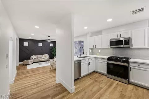 9085 Maycott Ave, Las Vegas, NV 89148
