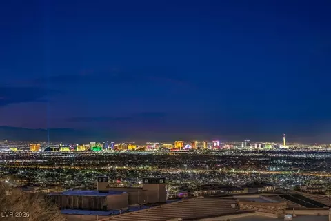 671 Scenic Rim Dr, Henderson, NV 89012