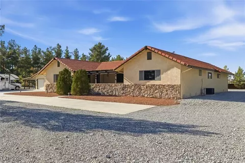 1610 Red Rock Dr, Pahrump, NV 89048