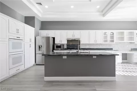 2200 Beacon Ridge Dr, Las Vegas, NV 89134