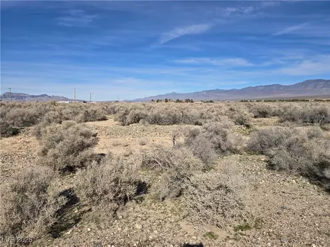 1200 Gorgono Dr, Pahrump, NV 89060