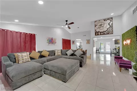 5944 Corazon Dr, Las Vegas, NV 89103