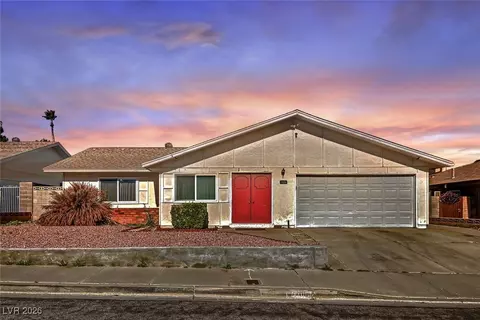 7700 Peacock Ave, Las Vegas, NV 89145