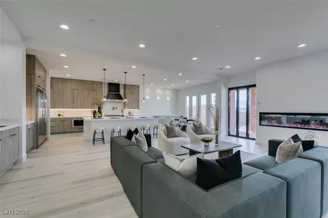 328 S Milan St, Henderson, NV 89015