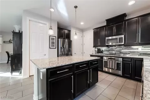 9815 Vista Meadows Ave, Las Vegas, NV 89148
