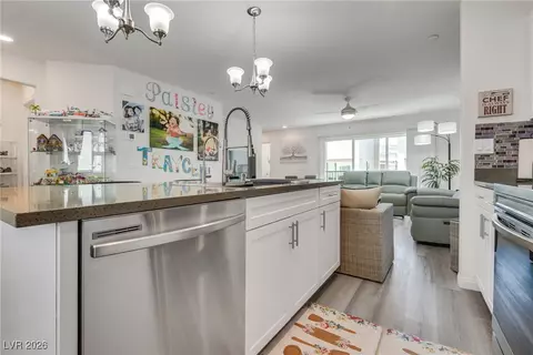 6840 Prairie Pearl St, Las Vegas, NV 89148