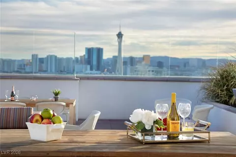 150 Las Vegas Blvd #1707, Las Vegas, NV 89101