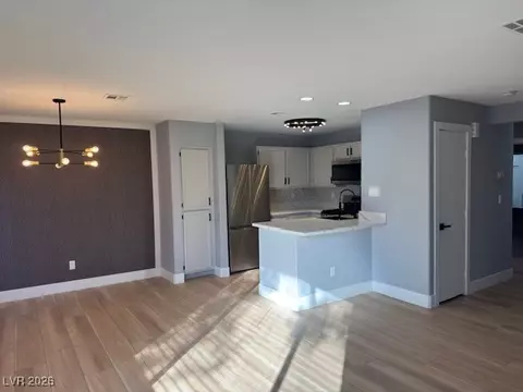 350 S Durango Dr #109, Las Vegas, NV 89145