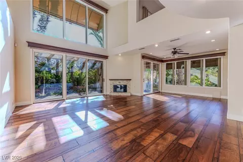 8283 Turtle Creek Cir, Las Vegas, NV 89113