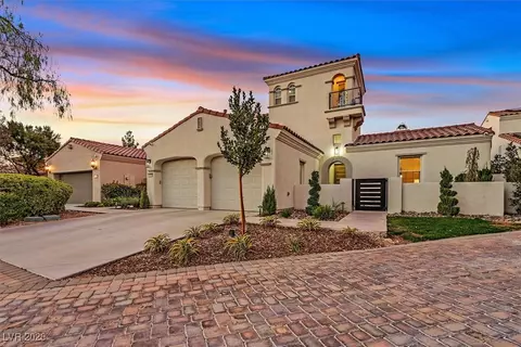 11824 Kingsbarns Ct, Las Vegas, NV 89141